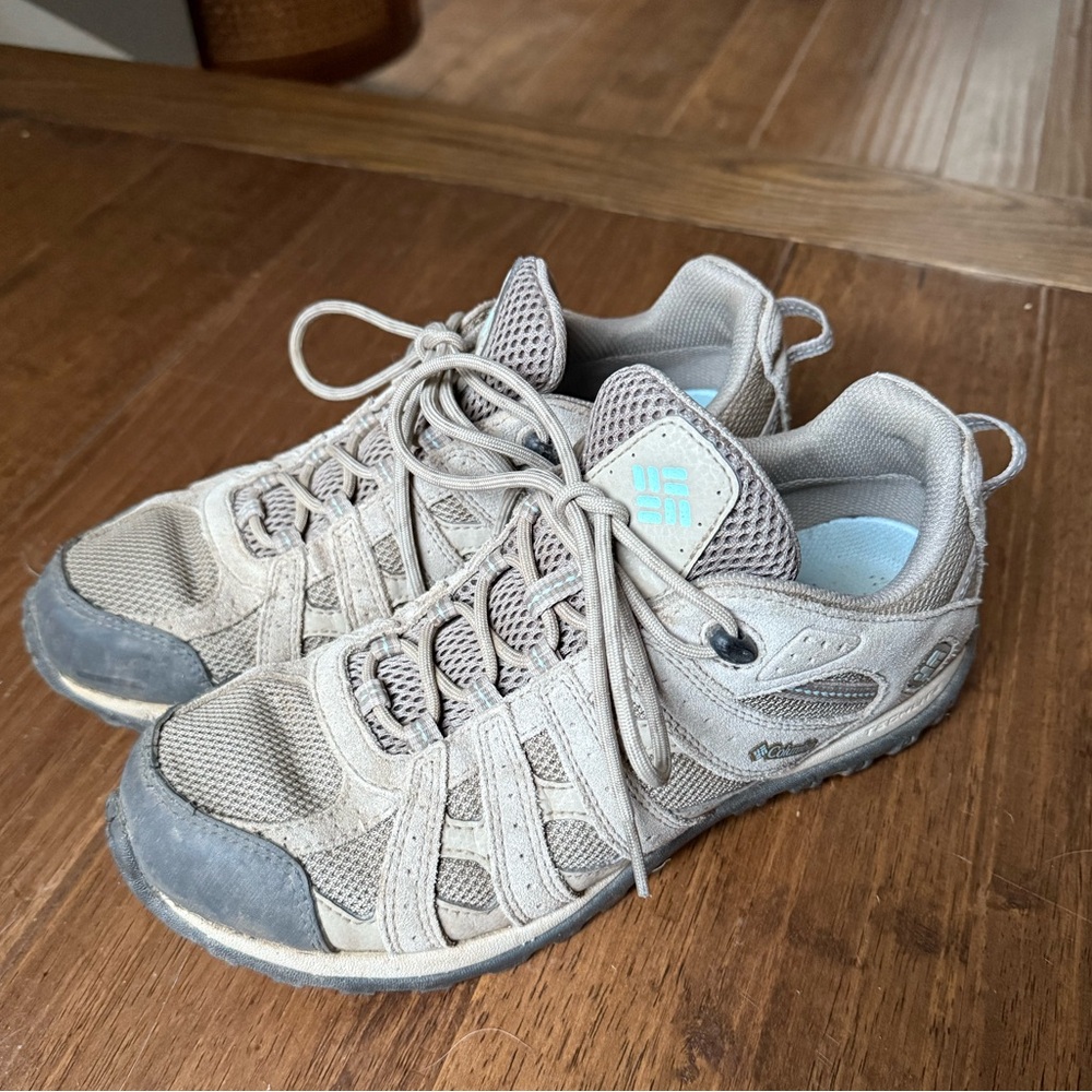 ✨Host Pick✨ Columbia Women's Redmond Waterproof Hiking Shoes - Picture 9 of 13